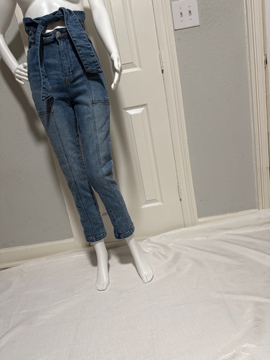 Risen Los Angeles Denim - RISEN los ángeles High-Waist Paperbag Blue Jeans with Tie Belt - Women.